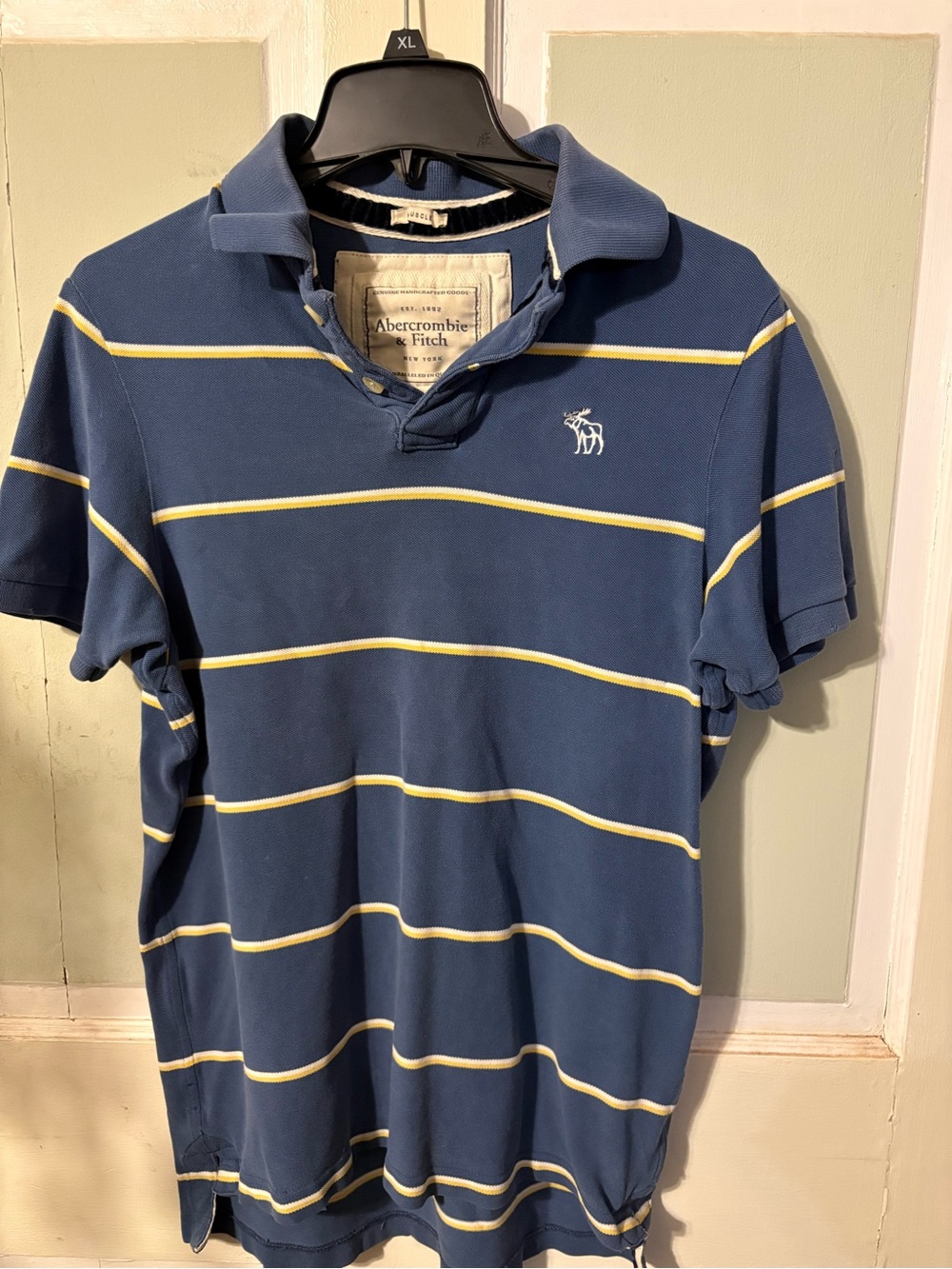 Abercrombie & Fitch Navy and Cream Striped Polo